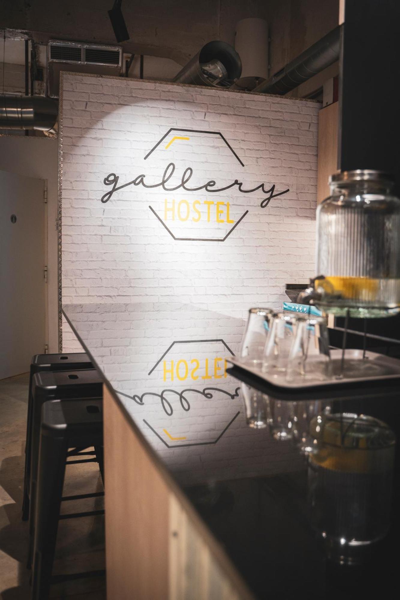 Gallery Hostel Madrid Residencia Exterior foto